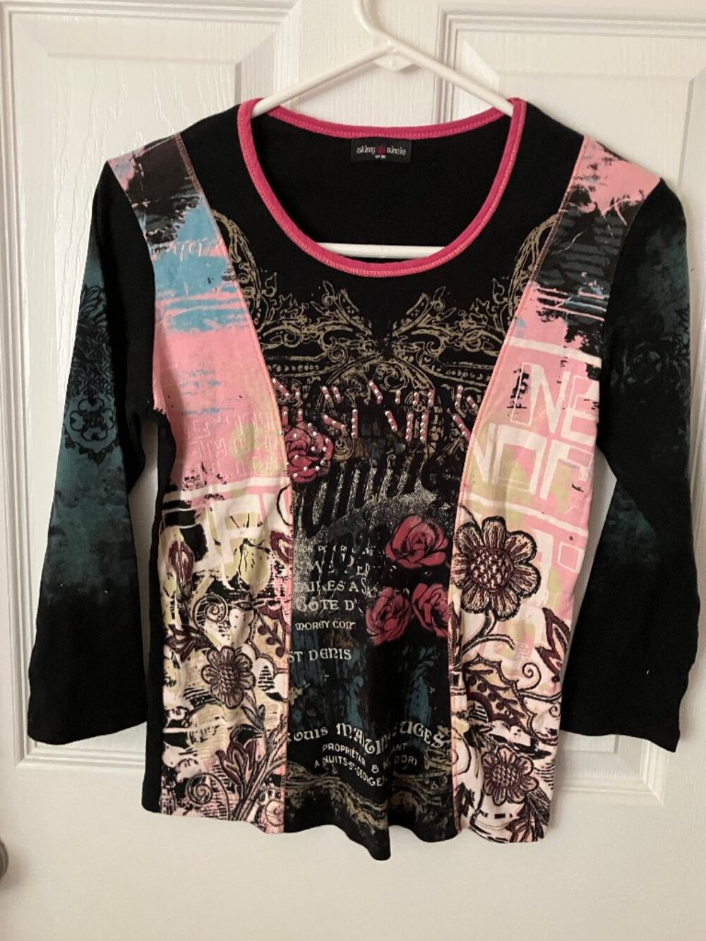VTG SKINNY MINNIE Graphic Top Blouse Black multi-panel collage-style text Sz S